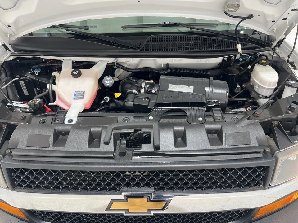 2019 Chevrolet Express - Image 21 of 21