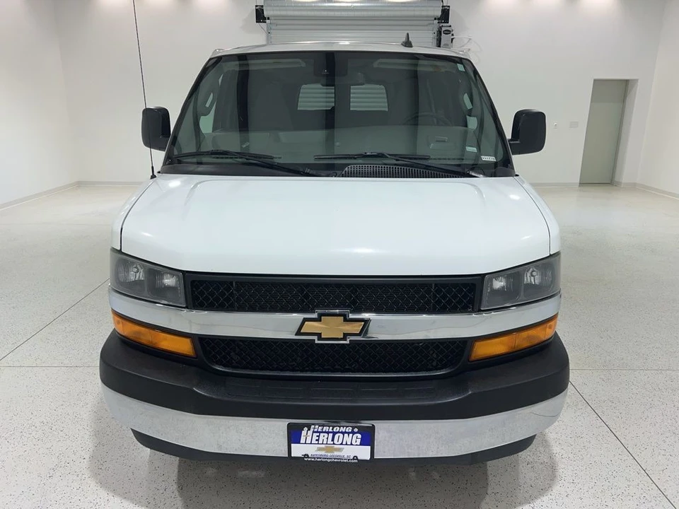 2019 Chevrolet Express - Image 7 of 21