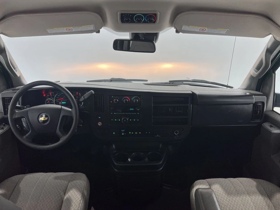 2019 Chevrolet Express - Image 14 of 21