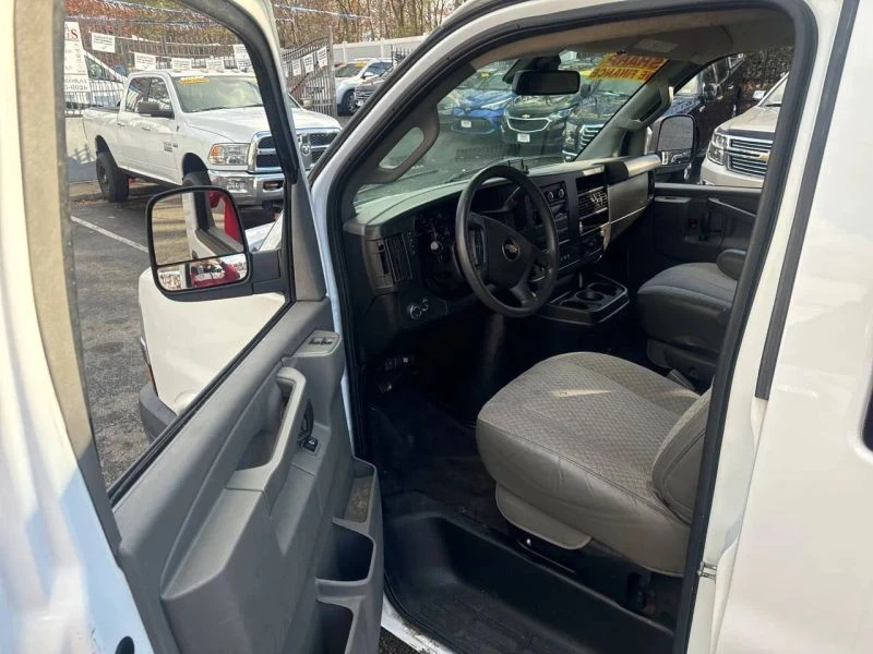 2019 Chevrolet Express - Image 6 of 12