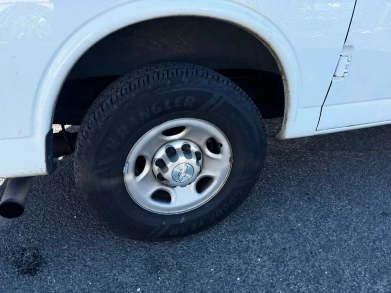 2019 Chevrolet Express - Image 11 of 12