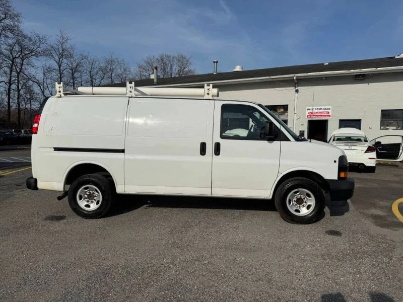 2019 Chevrolet Express - Image 9 of 12
