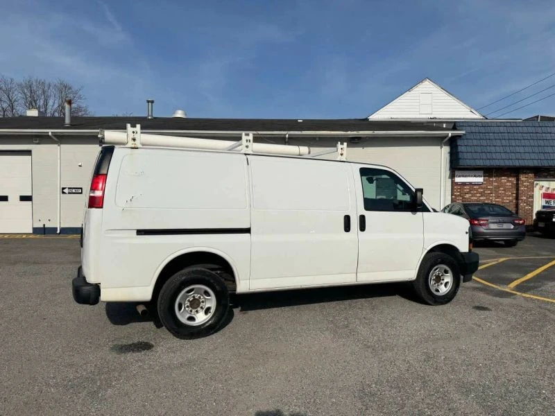 2019 Chevrolet Express - Image 11 of 12