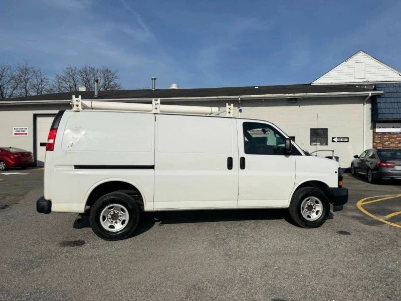 2019 Chevrolet Express - Image 10 of 12