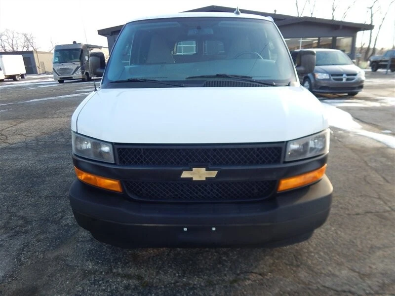 2019 Chevrolet Express - Image 4 of 12