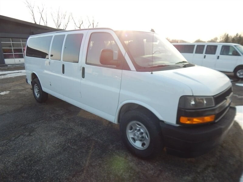 2019 Chevrolet Express - Image 5 of 12