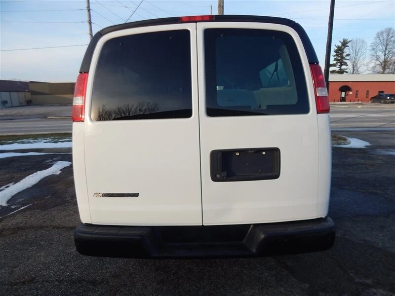 2019 Chevrolet Express - Image 8 of 12