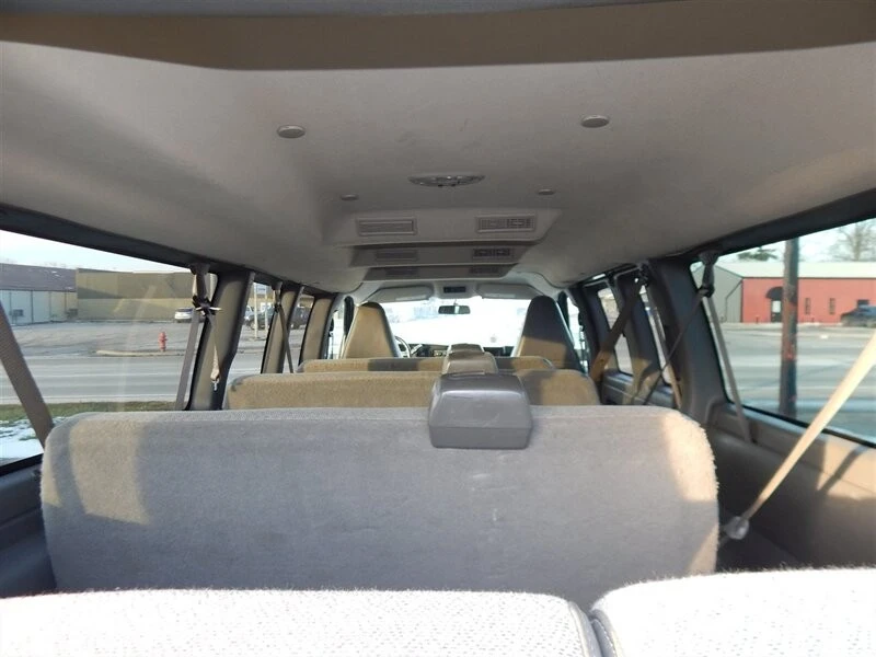 2019 Chevrolet Express - Image 10 of 12