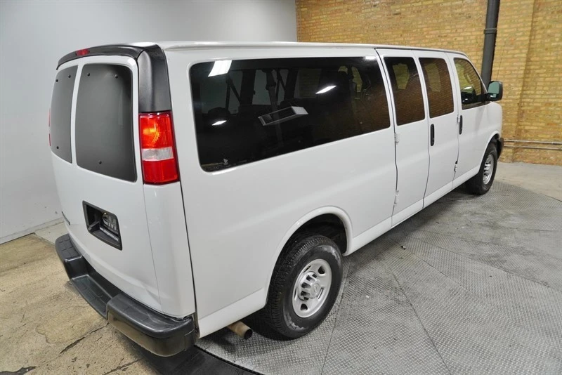 2019 Chevrolet Express - Image 11 of 12