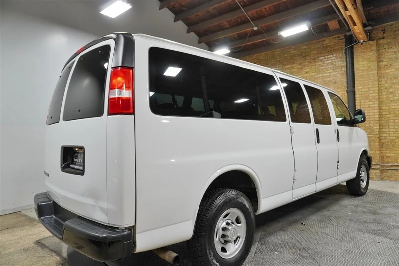 2019 Chevrolet Express - Image 10 of 12