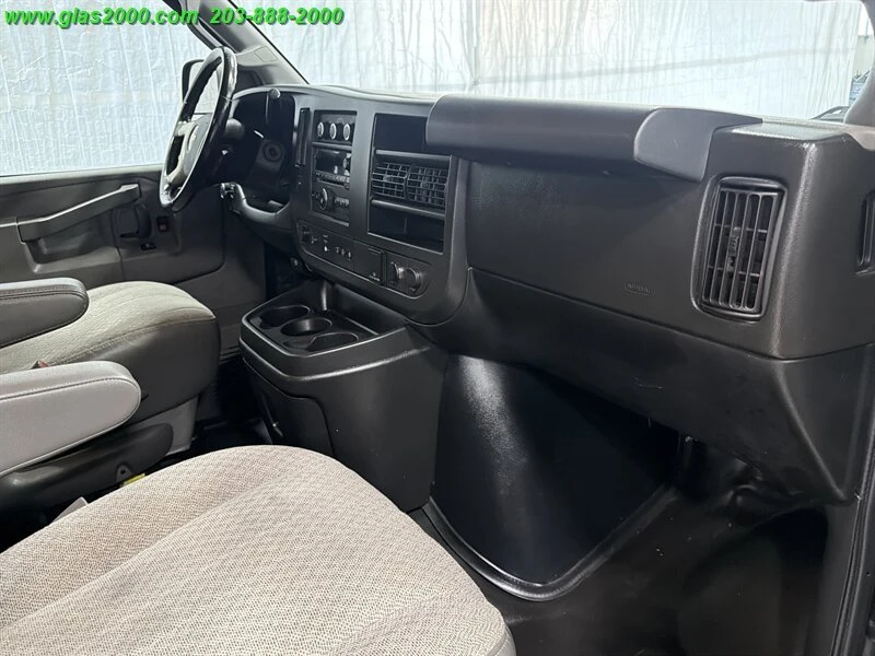 2019 Chevrolet Express - Image 5 of 20