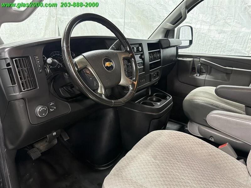 2019 Chevrolet Express - Image 3 of 20