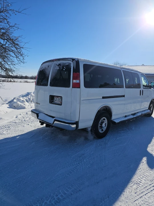 2019 Chevrolet Express - Image 4 of 8