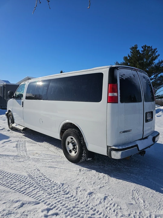 2019 Chevrolet Express - Image 7 of 8