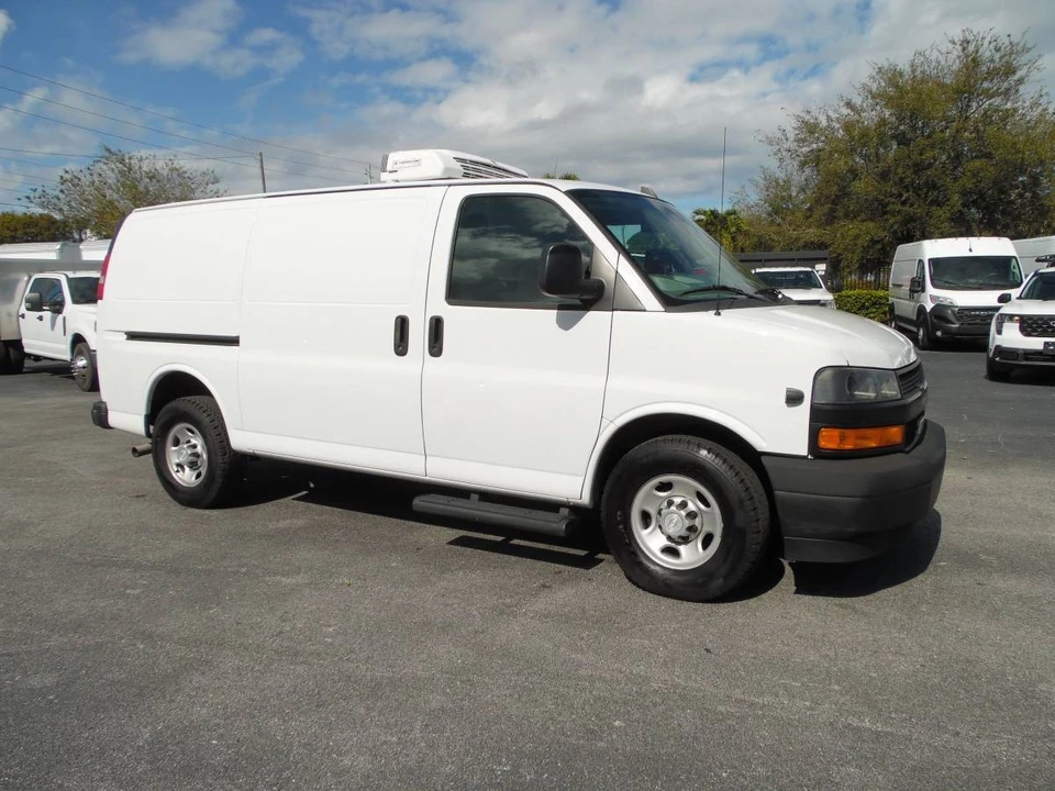 2019 Chevrolet Express - Image 3 of 21