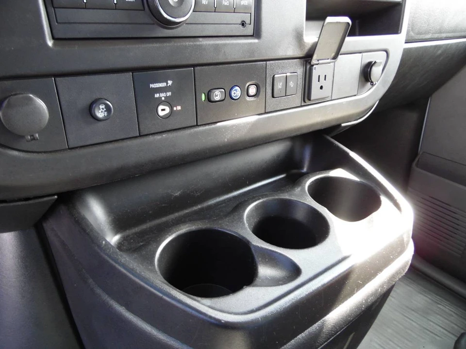 2019 Chevrolet Express - Image 18 of 21