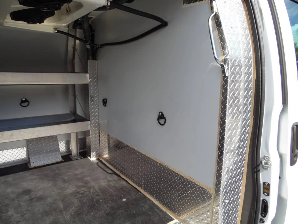 2019 Chevrolet Express - Image 15 of 21