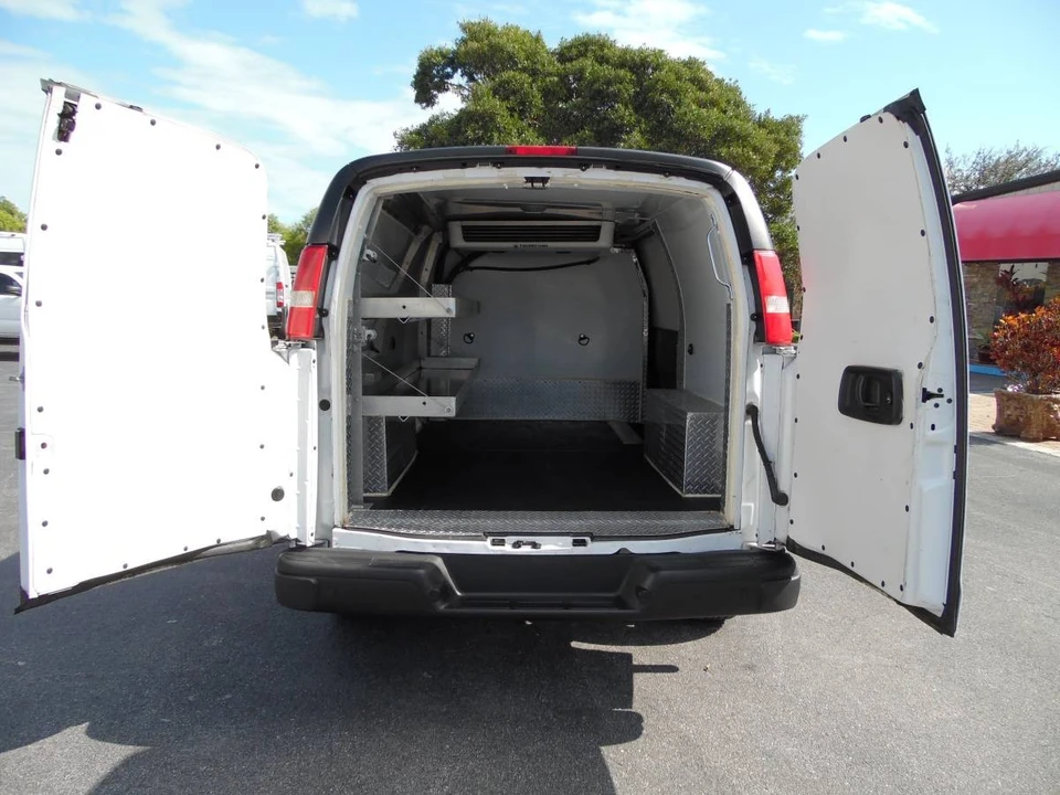 2019 Chevrolet Express - Image 7 of 21