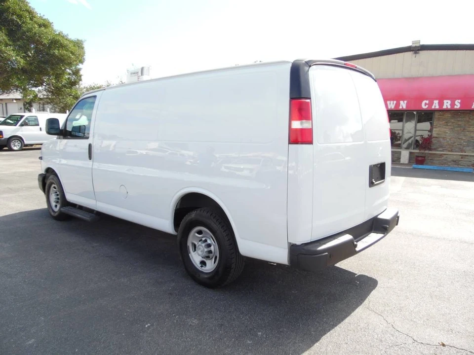2019 Chevrolet Express - Image 5 of 21