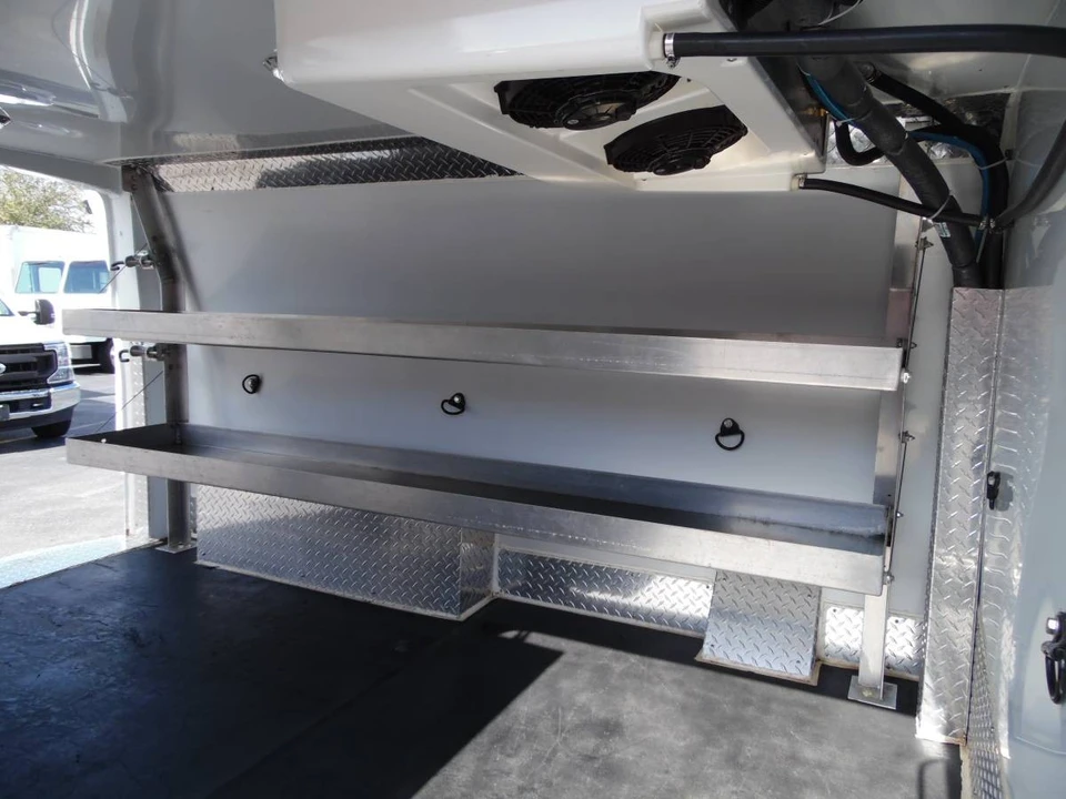 2019 Chevrolet Express - Image 14 of 21