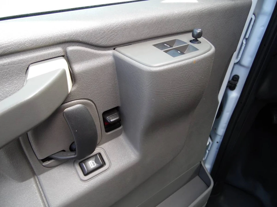 2019 Chevrolet Express - Image 19 of 21