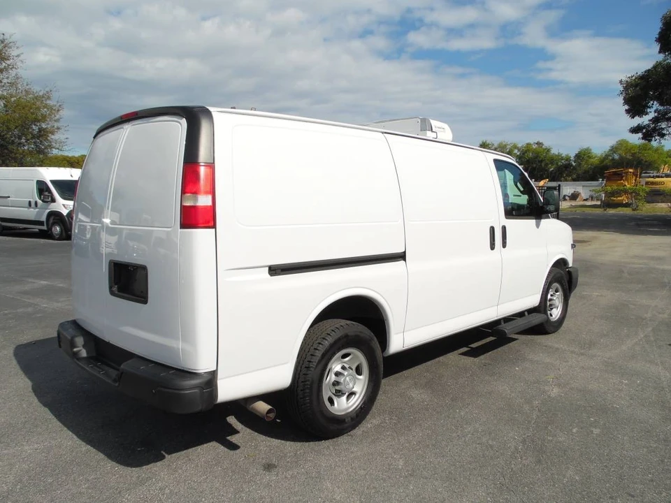2019 Chevrolet Express - Image 4 of 21