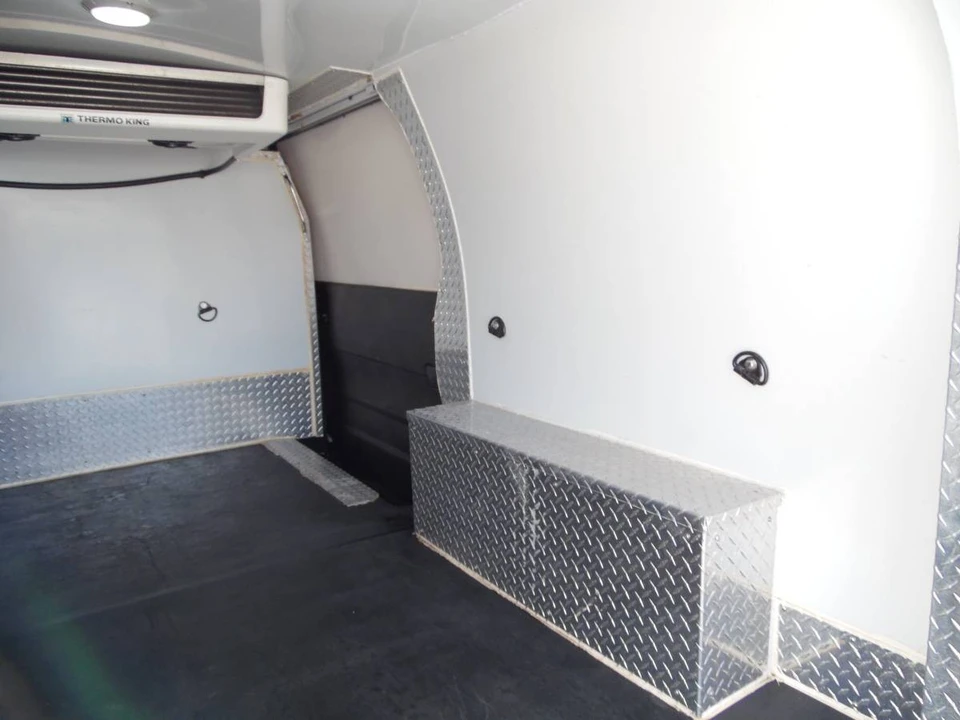 2019 Chevrolet Express - Image 12 of 21