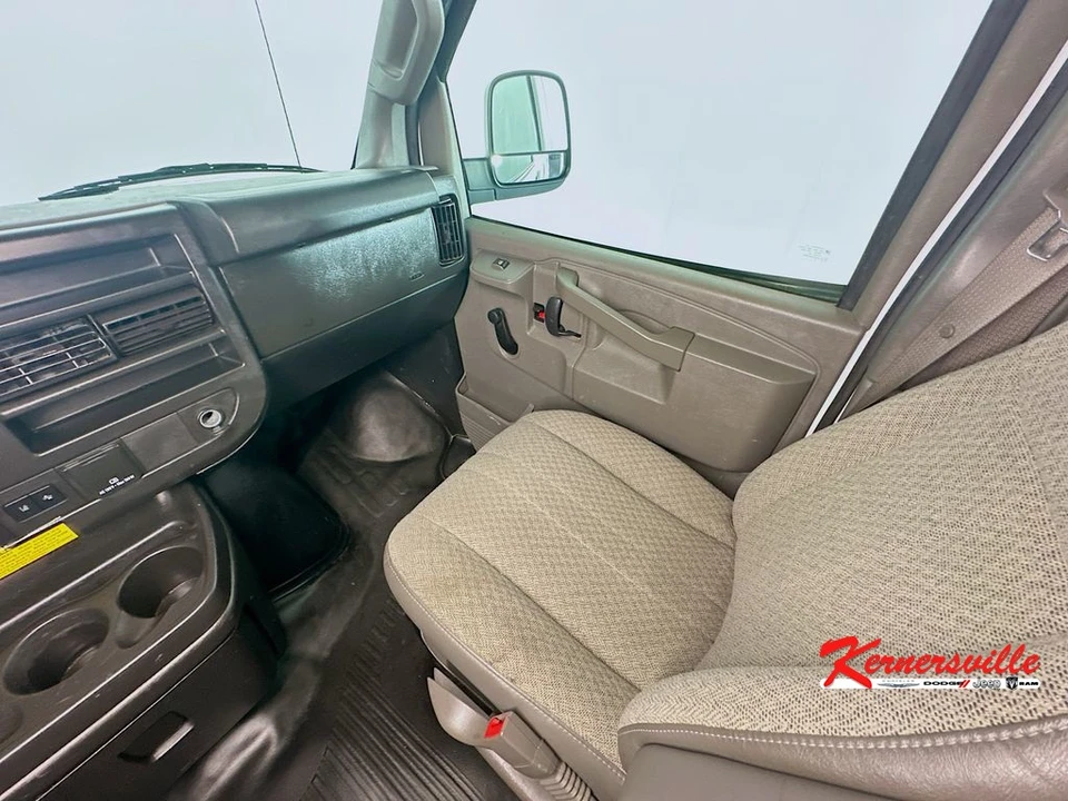 2019 Chevrolet Express - Image 11 of 21