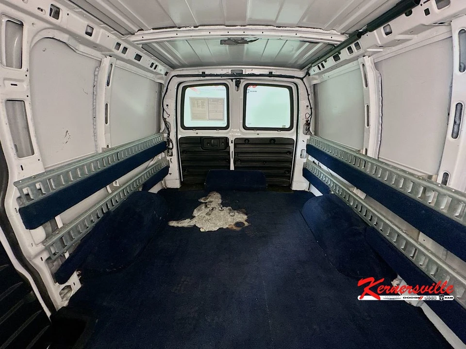 2019 Chevrolet Express - Image 13 of 21