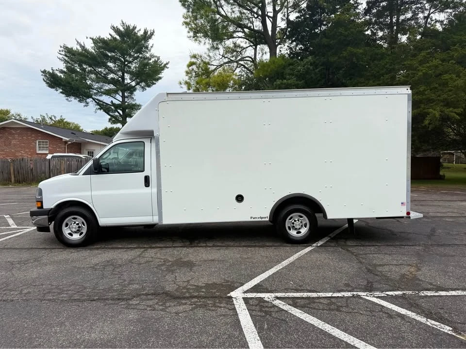 2019 Chevrolet Express - Image 12 of 20