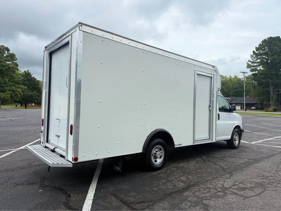 2019 Chevrolet Express - Image 5 of 20