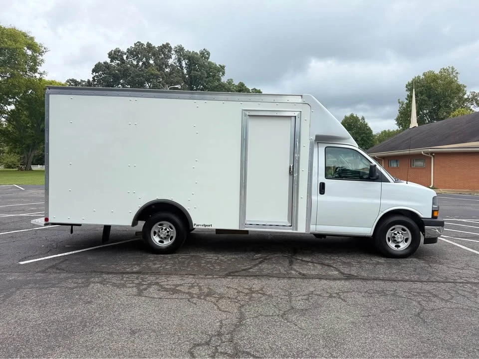 2019 Chevrolet Express - Image 4 of 20