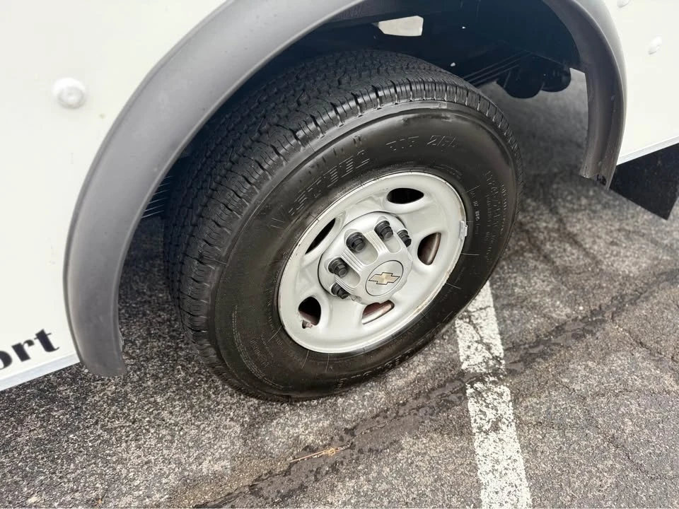2019 Chevrolet Express - Image 13 of 20