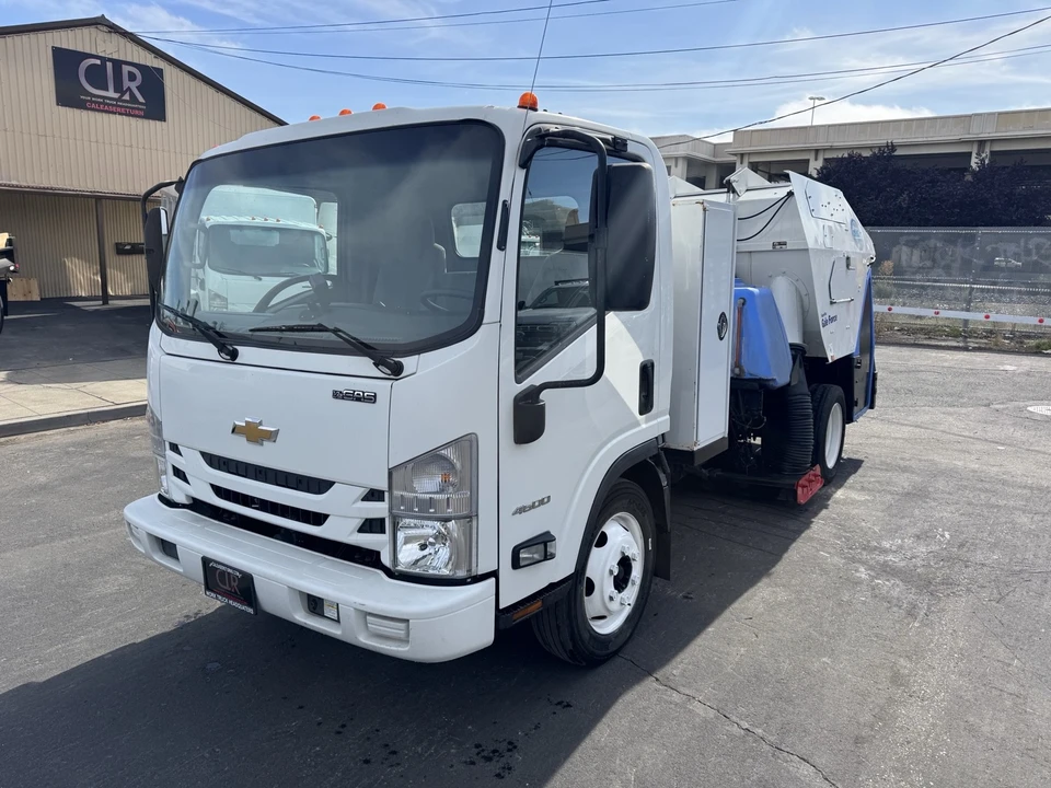 2019 Chevrolet - Image 2 of 18