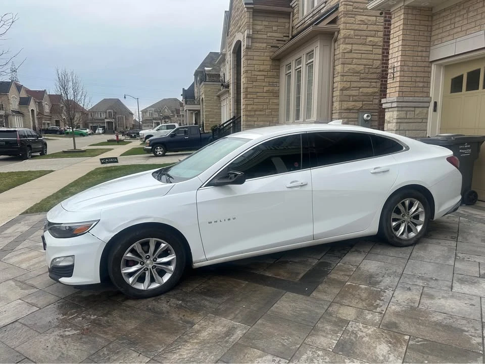 2019 Chevrolet Malibu - Image 2 of 3