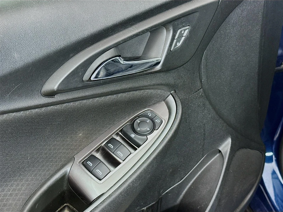 2019 Chevrolet Malibu - Image 11 of 15