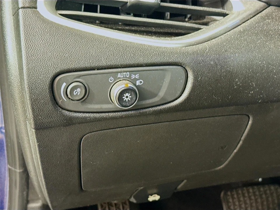 2019 Chevrolet Malibu - Image 7 of 15