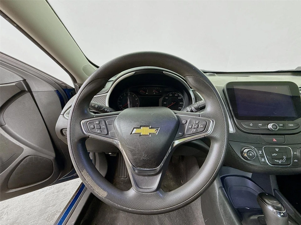 2019 Chevrolet Malibu - Image 8 of 15