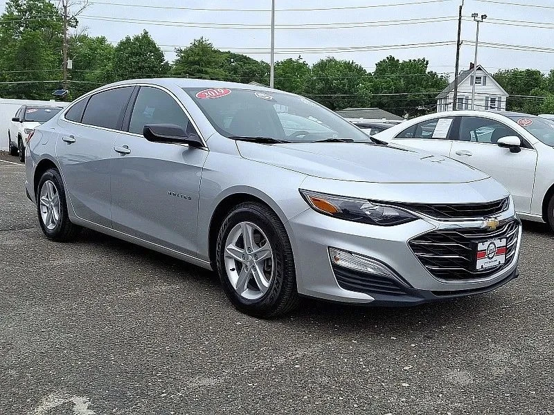 2019 Chevrolet Malibu - Image 2 of 12
