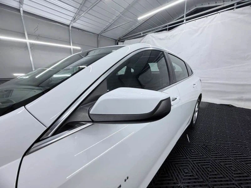 2019 Chevrolet Malibu - Image 11 of 12