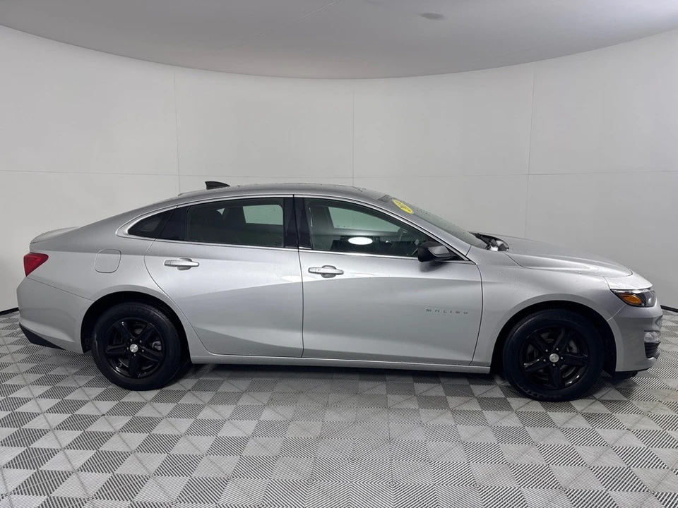 2019 Chevrolet Malibu - Image 4 of 12