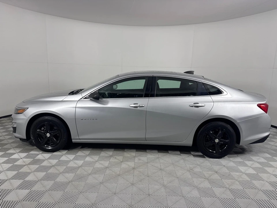 2019 Chevrolet Malibu - Image 8 of 12