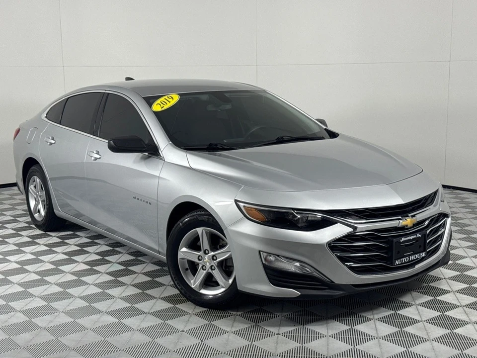 2019 Chevrolet Malibu - Image 2 of 12