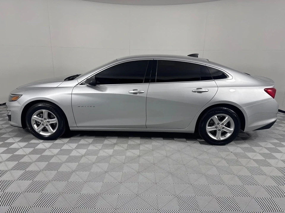 2019 Chevrolet Malibu - Image 8 of 12