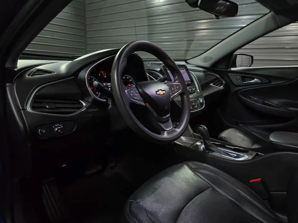 2019 Chevrolet Malibu - Image 10 of 12