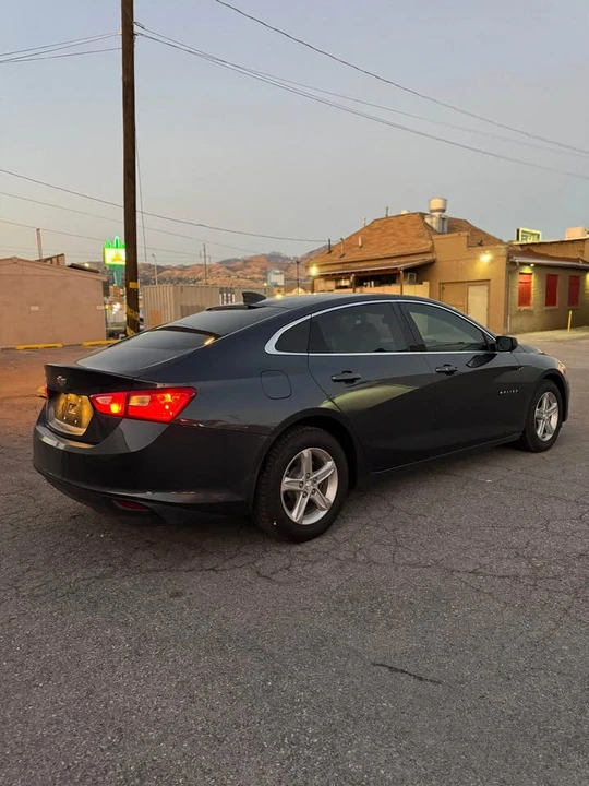 2019 Chevrolet Malibu - Image 4 of 10
