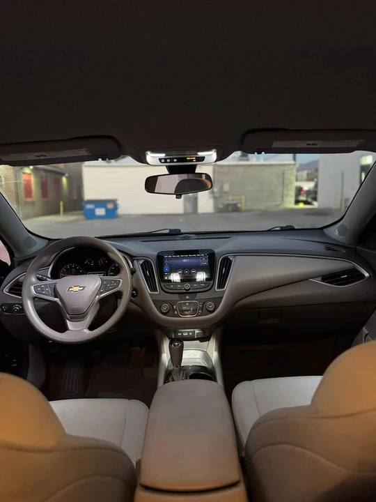2019 Chevrolet Malibu - Image 8 of 10