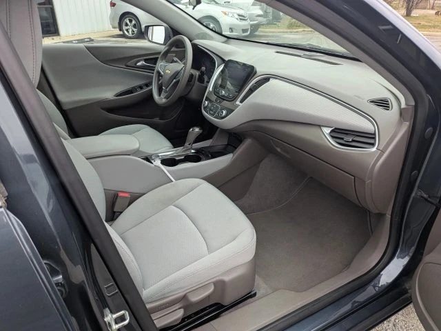 2019 Chevrolet Malibu - Image 17 of 19