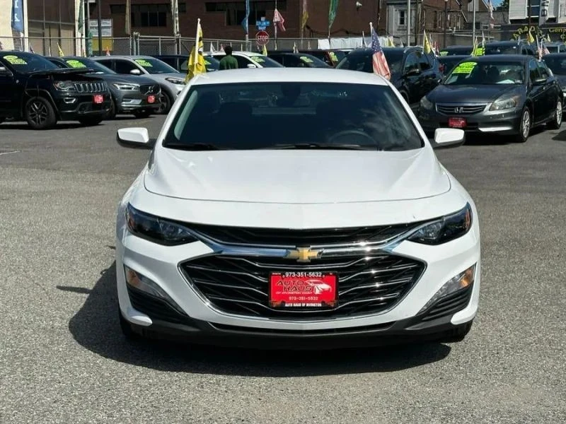 2019 Chevrolet Malibu - Image 2 of 12