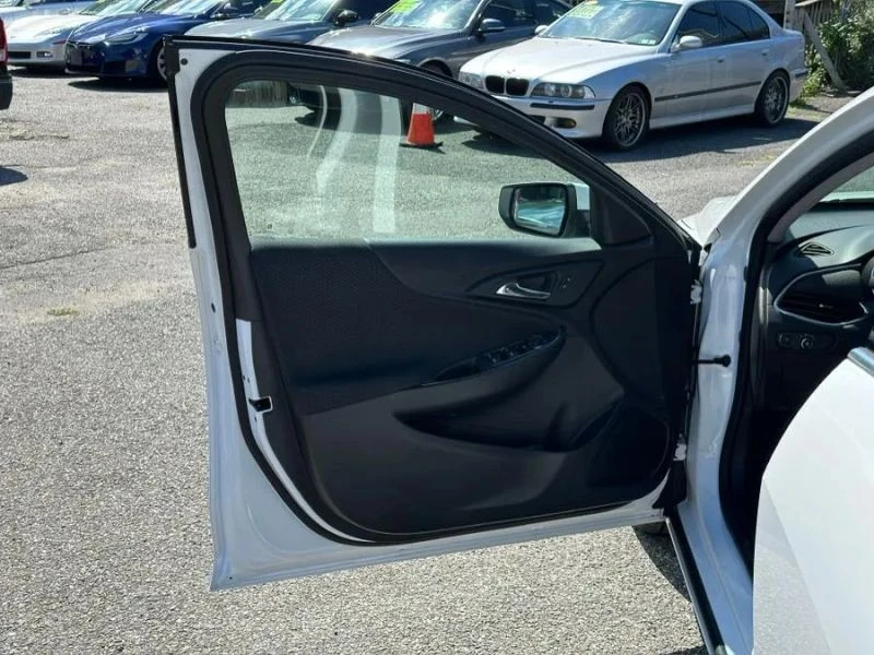 2019 Chevrolet Malibu - Image 9 of 12